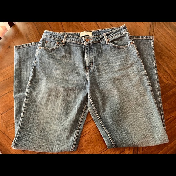 Levi’s Signature Mid-Rise Bootcut Jeans - Picture 3 of 6